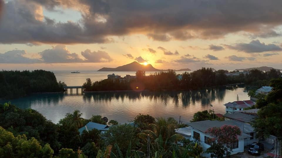 Hibiscus House Seychelles Self Catering Apartamento Victoria Exterior foto