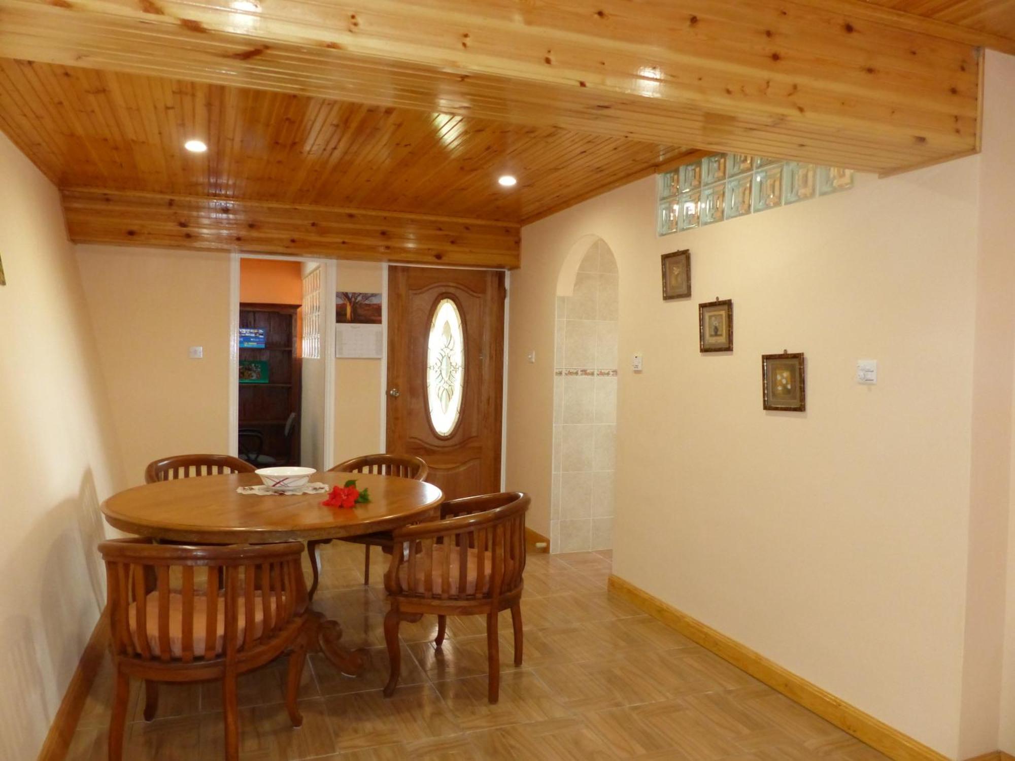 Hibiscus House Seychelles Self Catering Apartamento Victoria Exterior foto