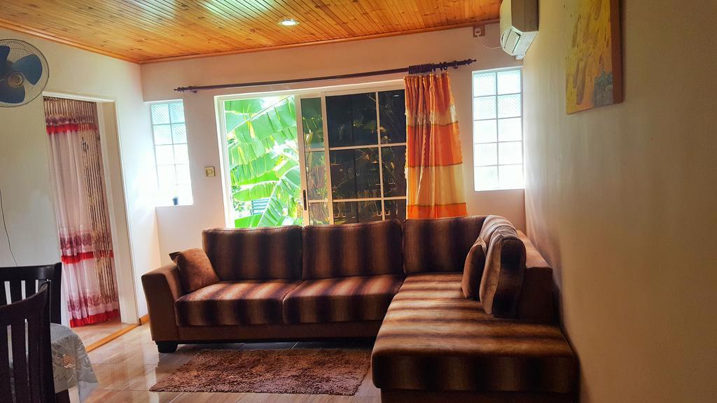 Hibiscus House Seychelles Self Catering Apartamento Victoria Exterior foto