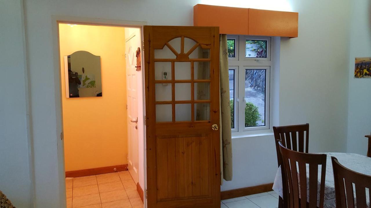 Hibiscus House Seychelles Self Catering Apartamento Victoria Exterior foto