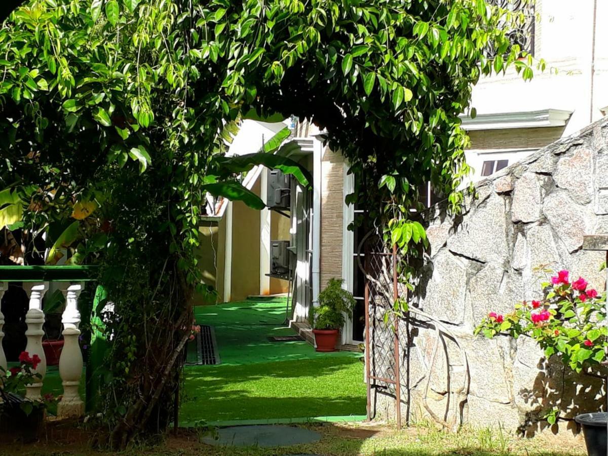 Hibiscus House Seychelles Self Catering Apartamento Victoria Exterior foto
