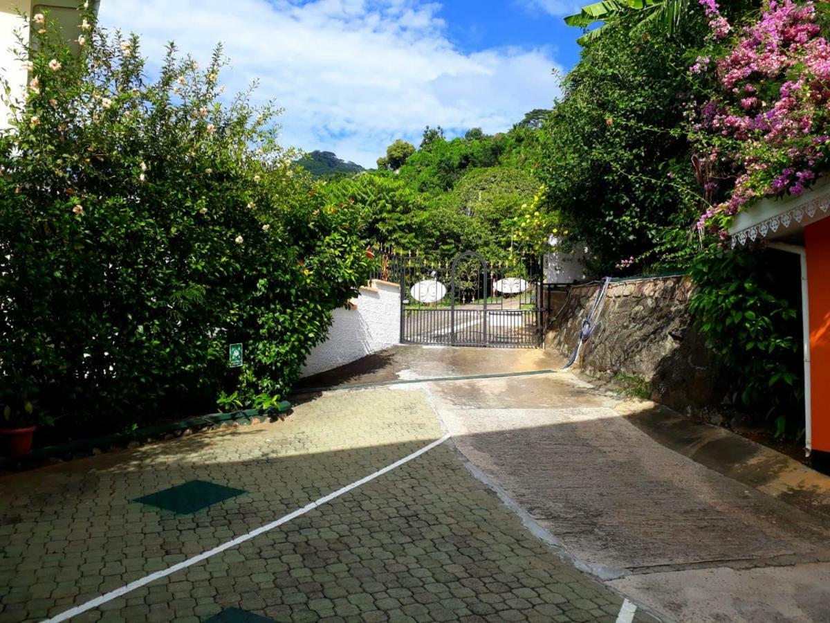 Hibiscus House Seychelles Self Catering Apartamento Victoria Exterior foto